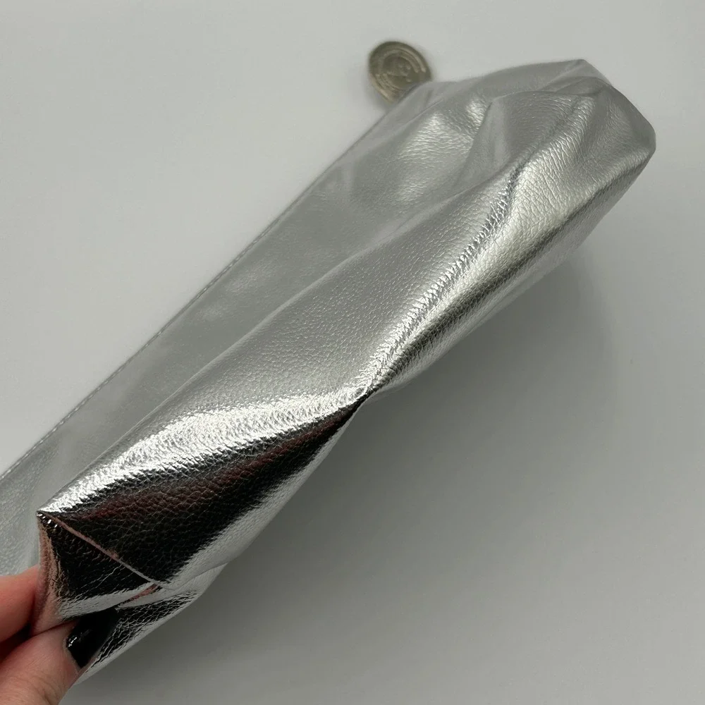 IT Cosmetics Makeup Bag Silver Confidence It Looks Good On You Zipper Pouch NWOT